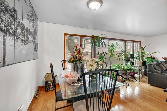 8713 S Washtenaw Avenue, Evergreen Park, IL 60805