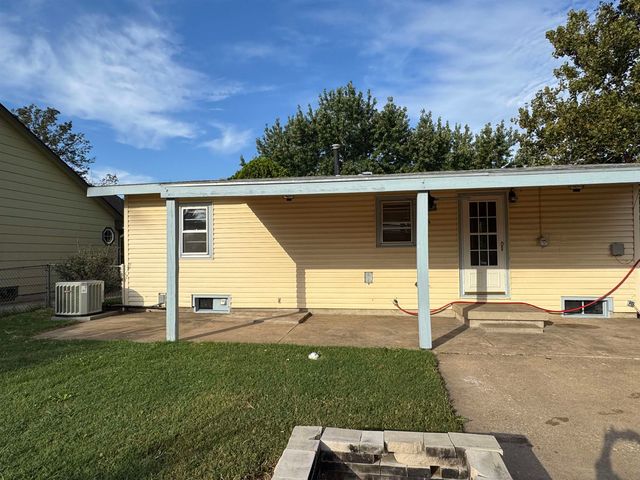 4716 S Millwood Ave, Wichita, KS 67217