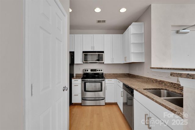 649 Raphael Place, Charlotte, NC 28205