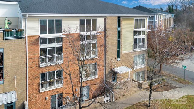 649 Raphael Place, Charlotte, NC 28205