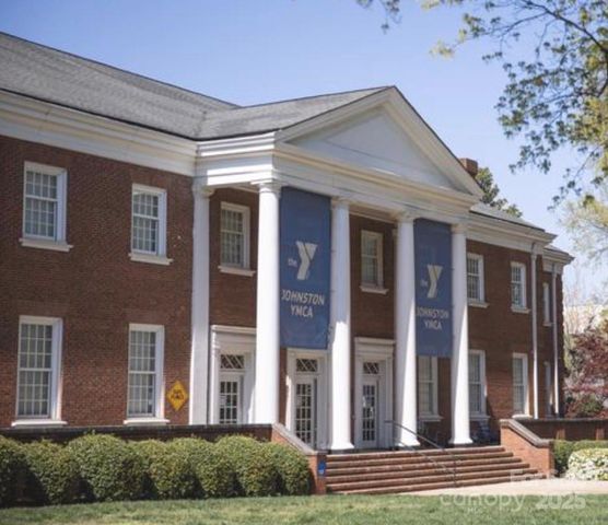 649 Raphael Place, Charlotte, NC 28205