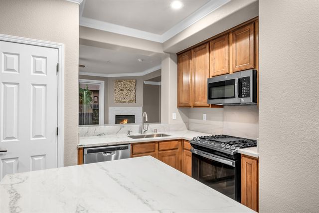 2702 Ferry Cir, Folsom, CA 95630