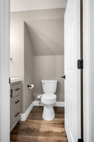 2702 Ferry Cir, Folsom, CA 95630