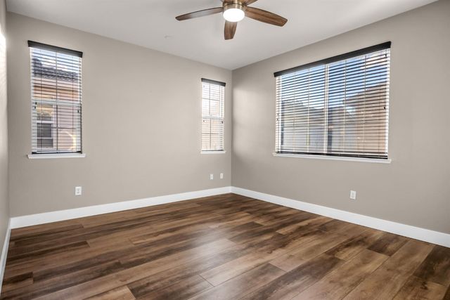 2702 Ferry Cir, Folsom, CA 95630