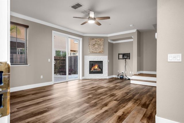 2702 Ferry Cir, Folsom, CA 95630