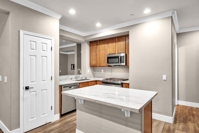 2702 Ferry Cir, Folsom, CA 95630