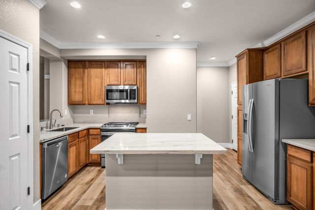 2702 Ferry Cir, Folsom, CA 95630