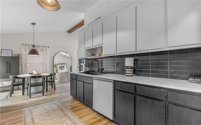 748 Leonard LN, Newport News, VA 23601