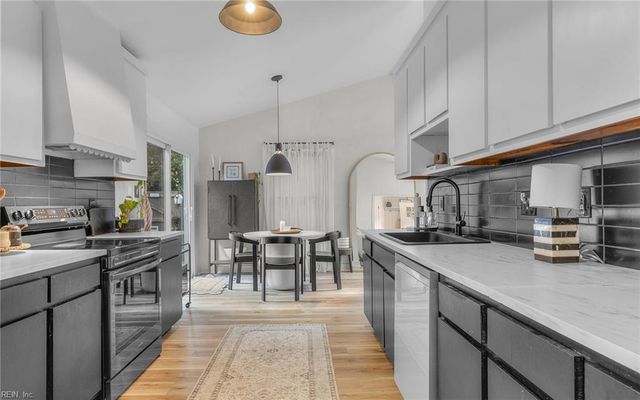 748 Leonard LN, Newport News, VA 23601