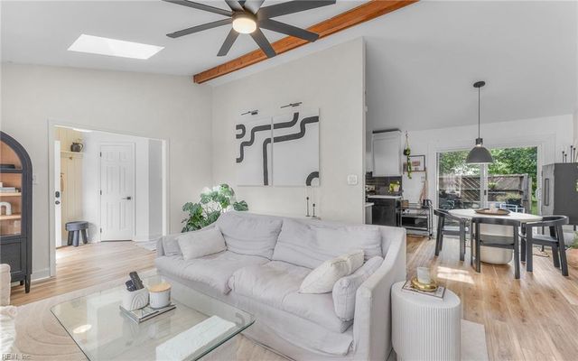 748 Leonard LN, Newport News, VA 23601