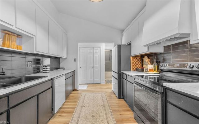 748 Leonard LN, Newport News, VA 23601