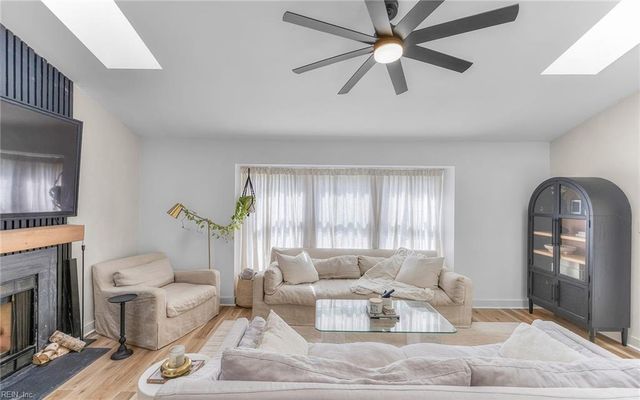 748 Leonard LN, Newport News, VA 23601