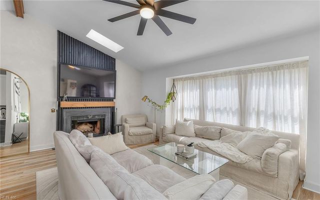 748 Leonard LN, Newport News, VA 23601