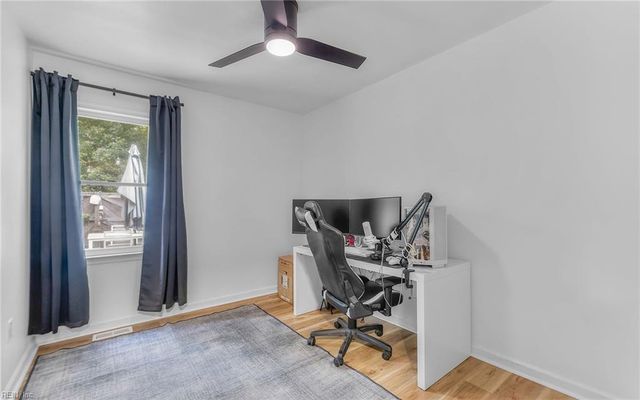 748 Leonard LN, Newport News, VA 23601