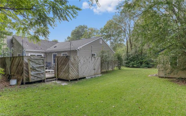 748 Leonard LN, Newport News, VA 23601