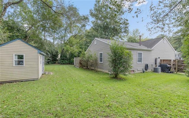 748 Leonard LN, Newport News, VA 23601