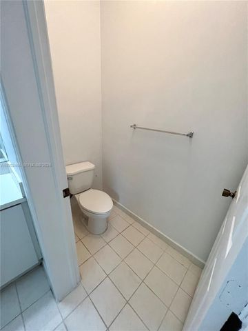 4951 Tradewinds Ter 707, Dania Beach, FL 33312