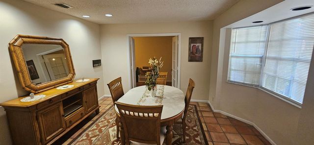 11453 Lakeview Drive 4a, Coral Springs, FL 33071