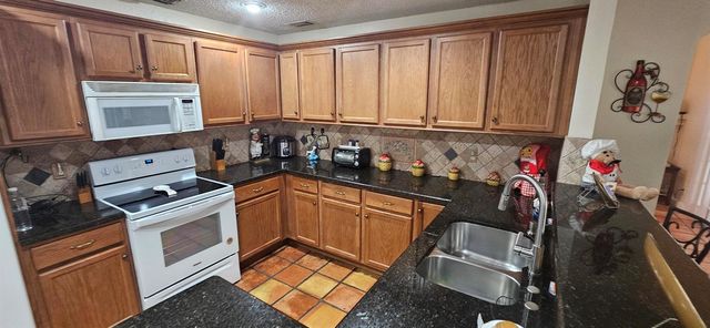 11453 Lakeview Drive 4a, Coral Springs, FL 33071