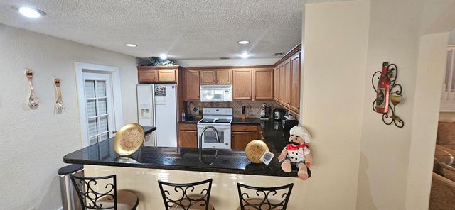 11453 Lakeview Drive 4a, Coral Springs, FL 33071