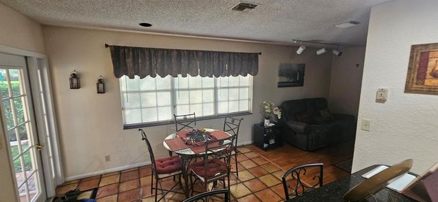 11453 Lakeview Drive 4a, Coral Springs, FL 33071