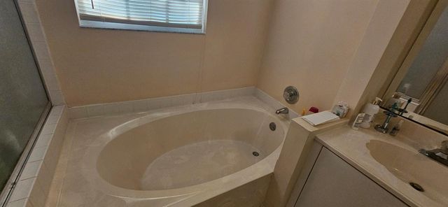 11453 Lakeview Drive 4a, Coral Springs, FL 33071