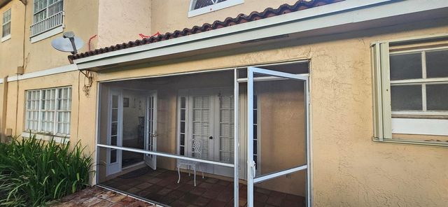 11453 Lakeview Drive 4a, Coral Springs, FL 33071