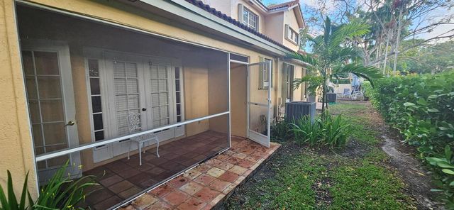 11453 Lakeview Drive 4a, Coral Springs, FL 33071