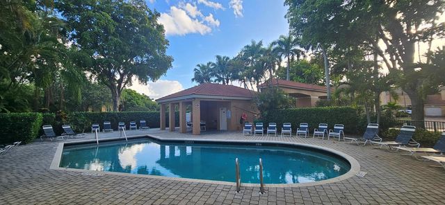 11453 Lakeview Drive 4a, Coral Springs, FL 33071