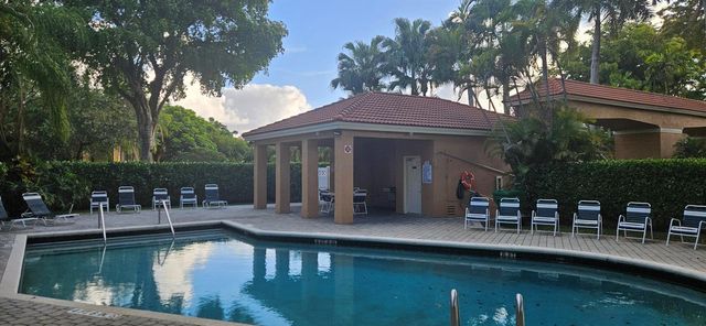 11453 Lakeview Drive 4a, Coral Springs, FL 33071