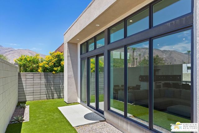 825 Fountain Drive, Palm Springs, CA 92262
