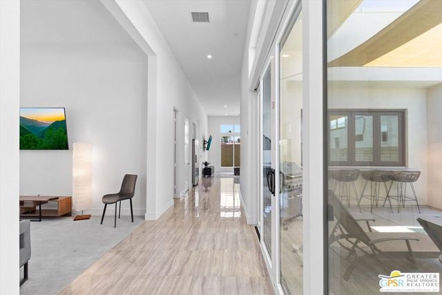 825 Fountain Drive, Palm Springs, CA 92262