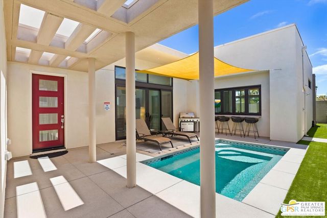 825 Fountain Drive, Palm Springs, CA 92262