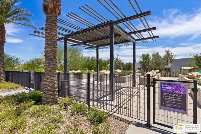 825 Fountain Drive, Palm Springs, CA 92262