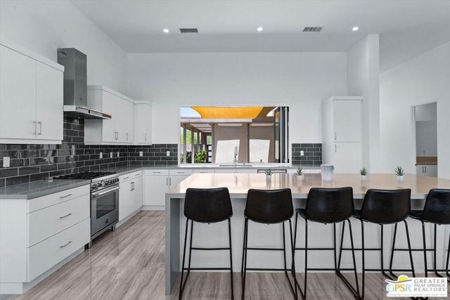 825 Fountain Drive, Palm Springs, CA 92262