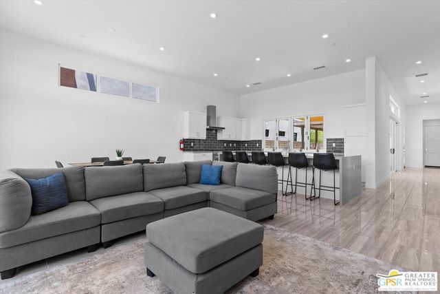 825 Fountain Drive, Palm Springs, CA 92262