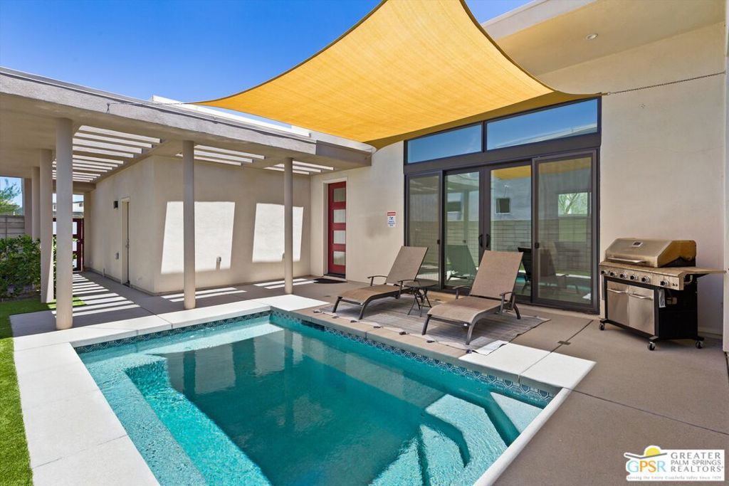 825 Fountain Drive, Palm Springs, CA 92262