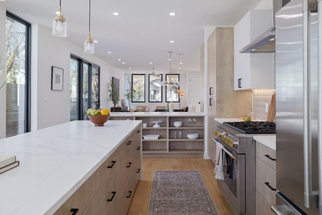 2401 Willow ST, Austin, TX 78702