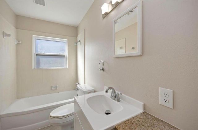 6713 Barney Road, Houston, TX 77092