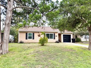 6713 Barney Road, Houston, TX 77092