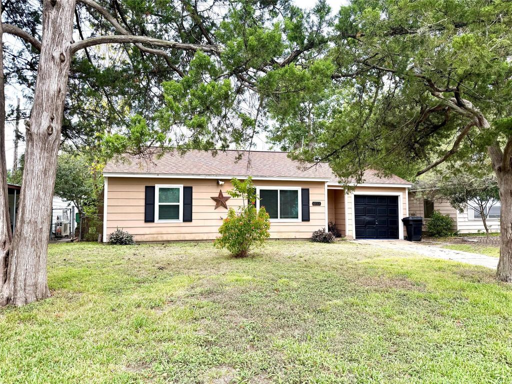 6713 Barney Road, Houston, TX 77092