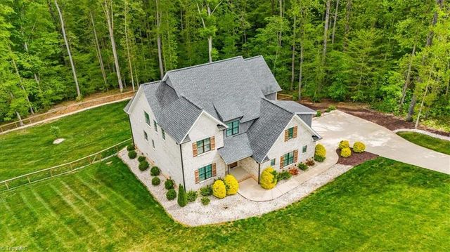 8404 Poplar Bluff Drive, Stokesdale, NC 27357