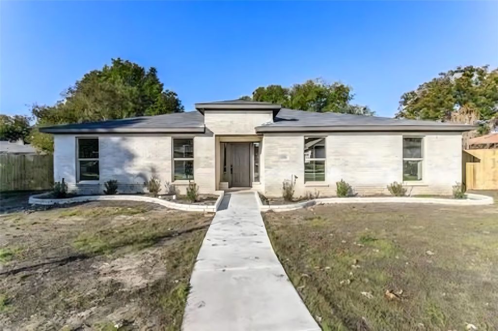 826 Bordner Drive, Lancaster, TX 75146
