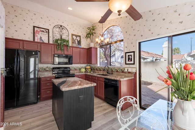 942 W BARBADOS Drive, Gilbert, AZ 85233