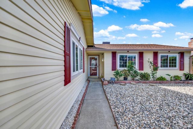 421 Sarah Way, Suisun City, CA 94585