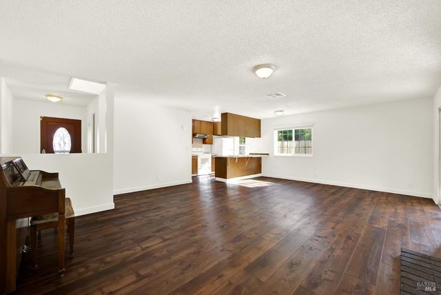 421 Sarah Way, Suisun City, CA 94585