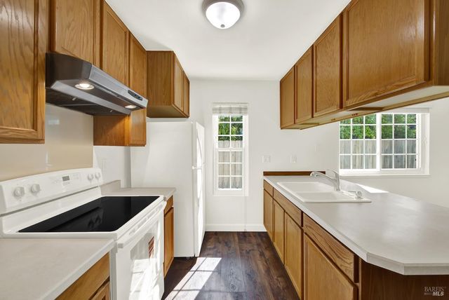 421 Sarah Way, Suisun City, CA 94585