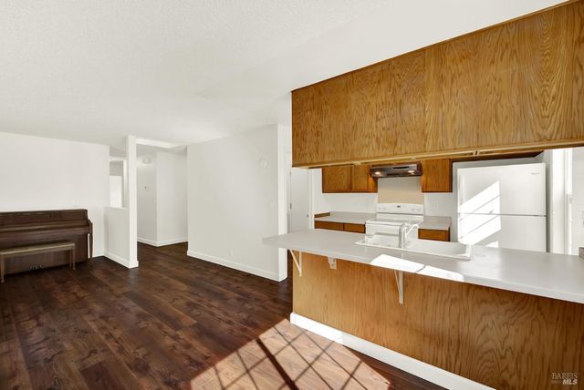 421 Sarah Way, Suisun City, CA 94585