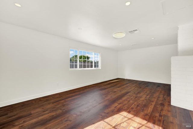 421 Sarah Way, Suisun City, CA 94585