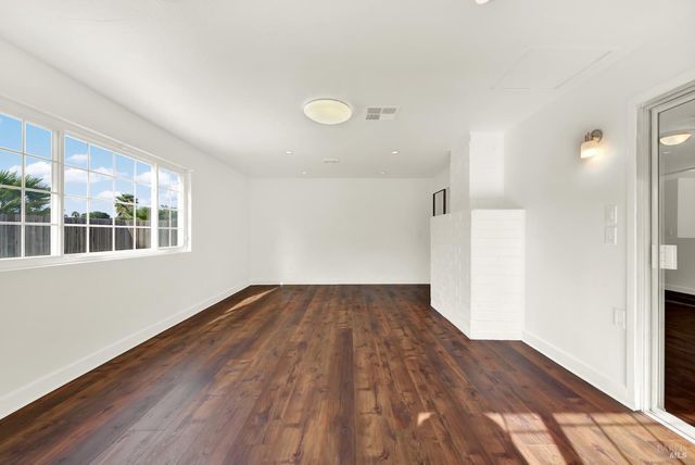 421 Sarah Way, Suisun City, CA 94585